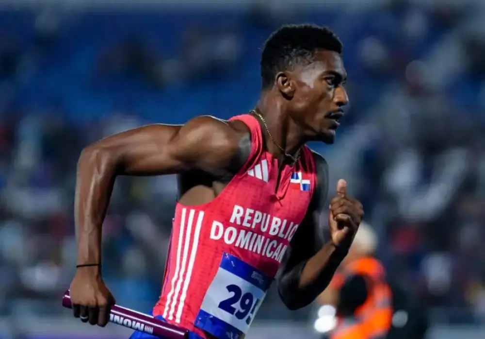 ¡HACE HISTORIA! CHRISTOPHER MELENCIANO ROMPE RÉCORD MUNDIAL DE 100 METROS