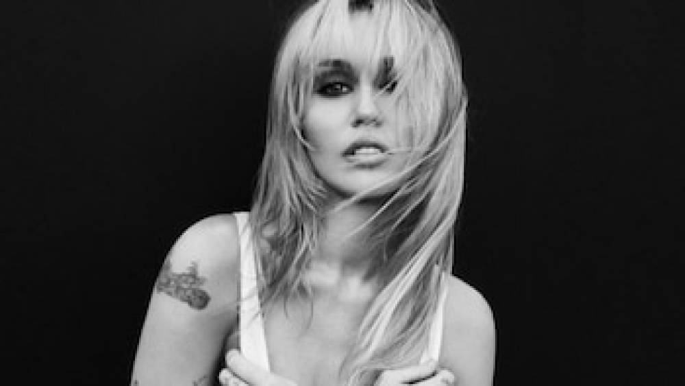 ADIÓS A “CYRUS”! MILEY CAMBIA SU NOMBRE Y COMIENZA UNA NUEVA ERA